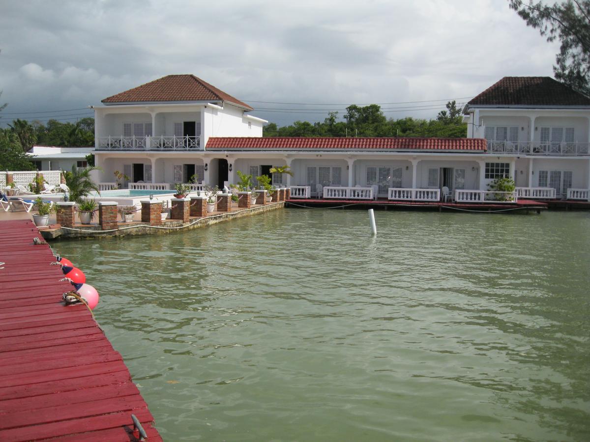 Fisherman'S Inn Hotel Florence Hall Exterior foto